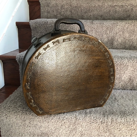 Vintage Hardshell Travel Traincase Hat Box - Picture 3 of 16